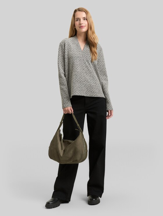 Sweatshirt with a V-neckline - black white argyle structure
