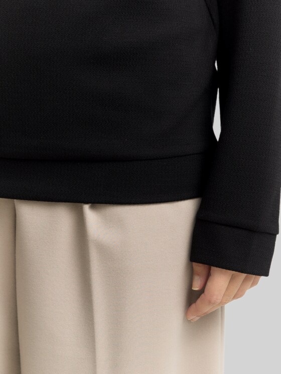 Loose fit sweatshirt with stand-up collar - deep black