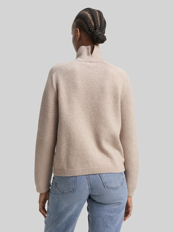 Relaxed fit knitted jumper with stand-up collar - cosy beige melange