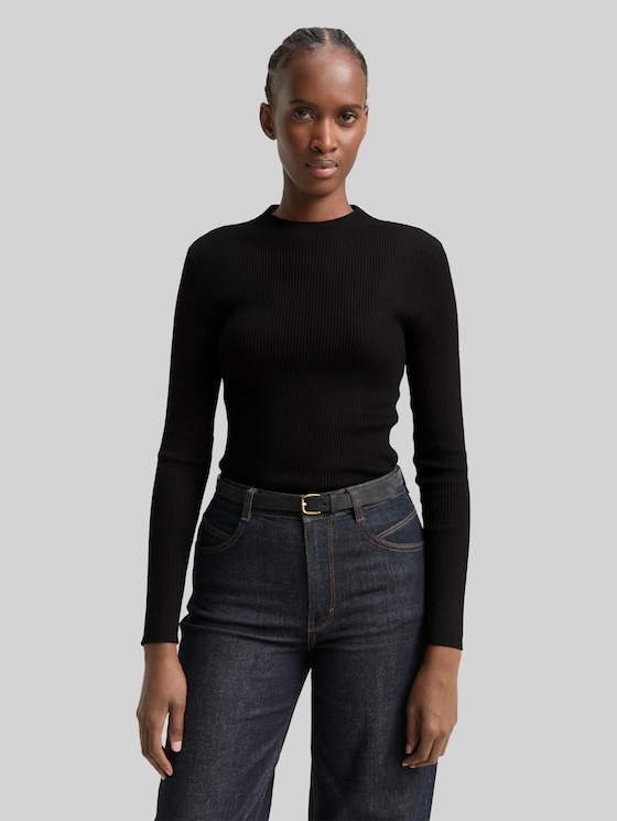 Tight-fit knitted jumper - deep black