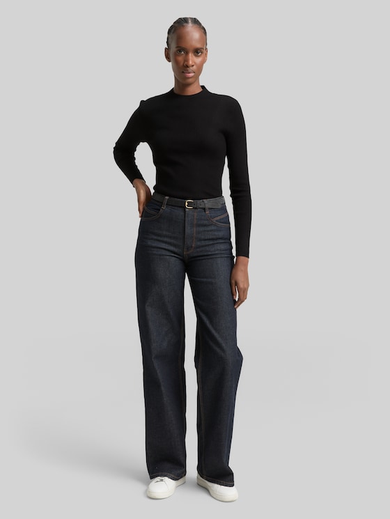 Tight-fit knitted jumper - deep black