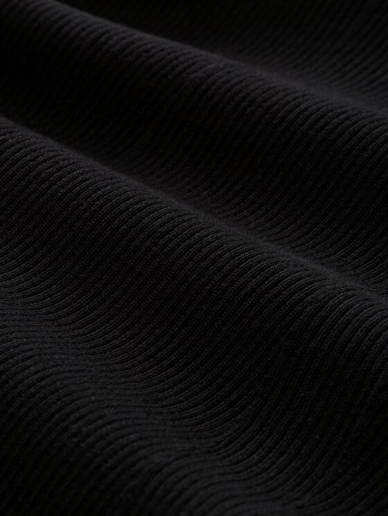 Tight-fit knitted jumper - deep black