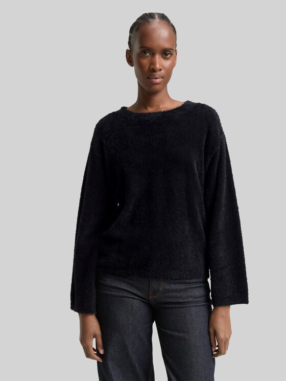 Knitted jumper in feather yarn - deep black