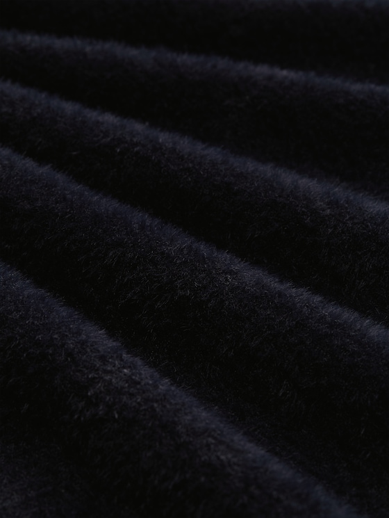 Knitted jumper in feather yarn - deep black