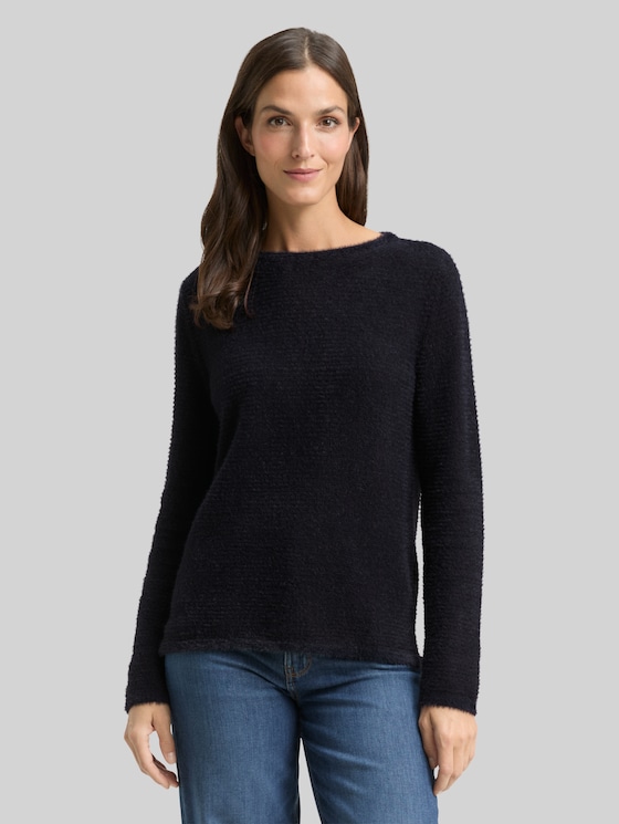 Knitted jumper in feather yarn - black stripe with featheryarn