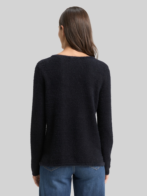 Knitted jumper in feather yarn - black stripe with featheryarn