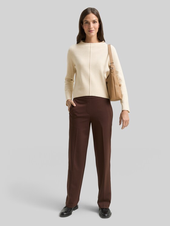 Cropped knitted jumper with stand-up collar - sand stone beige melange