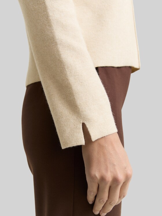 Cropped knitted jumper with stand-up collar - sand stone beige melange