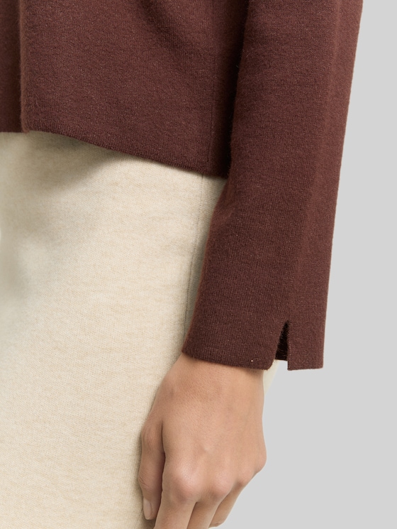 Cropped knitted jumper with stand-up collar - dark pecan brown melange