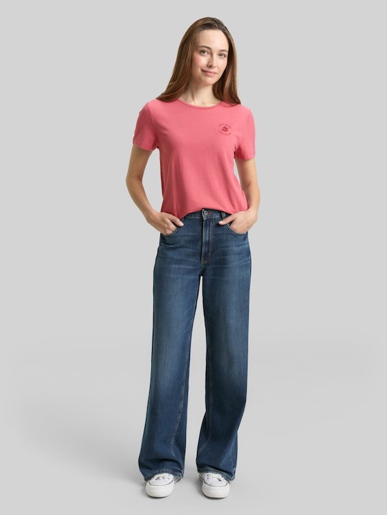 T-shirt with floral embroidery - cozy pink