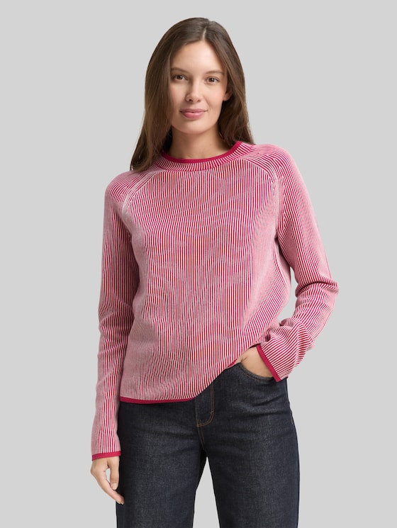 Round-neck knitted jumper - pink plaited knit
