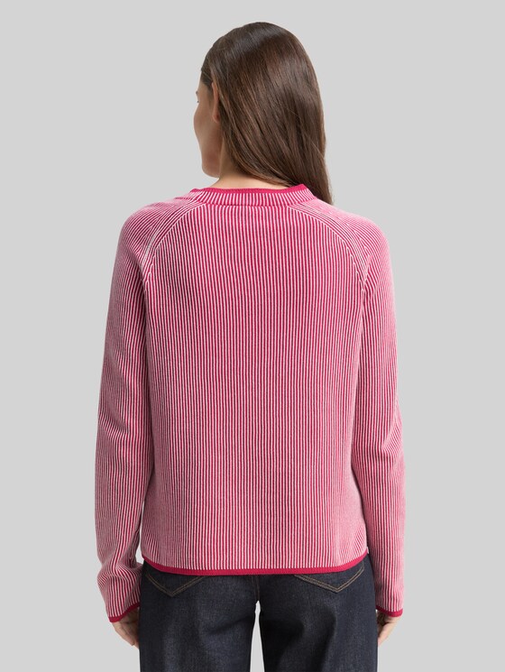 Round-neck knitted jumper - pink plaited knit