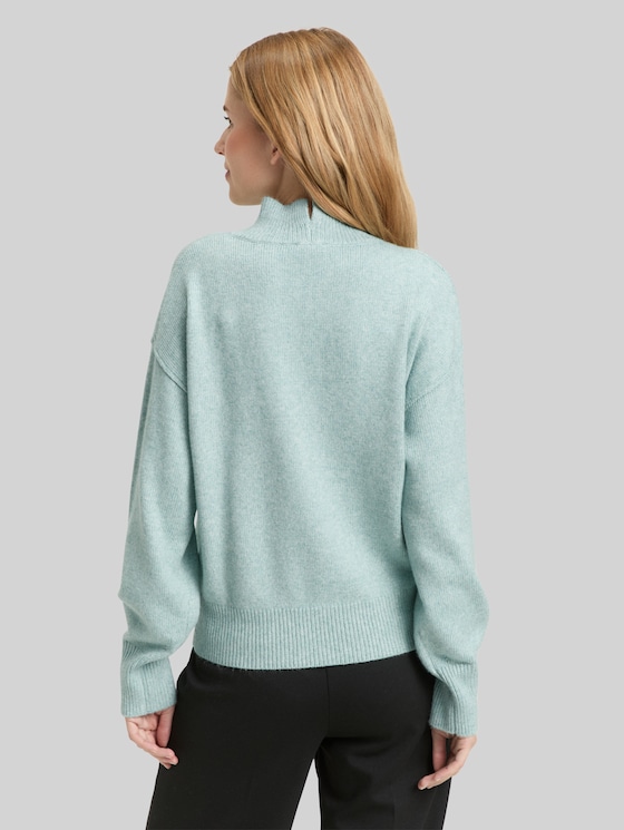 Oversized knitted jumper with stand-up collar - white moss melange