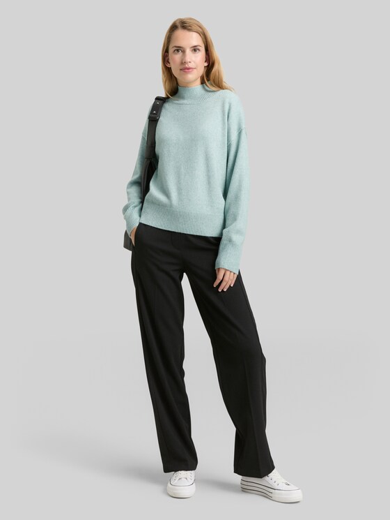 Oversized knitted jumper with stand-up collar - white moss melange