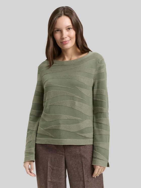 Knitted sweater with texture - green wave knit design