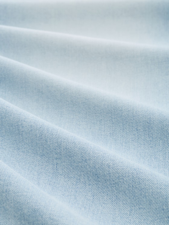 TTLINOU WIDE High-Waisted Jeans - Clean Bleached Blue Denim