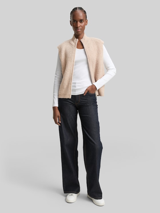 Sleeveless jumper with stand-up collar - cosy beige melange