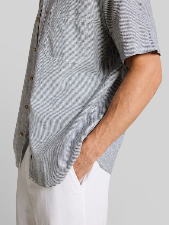 Regular fit short-sleeved shirt with linen blend - navy white small stripe
