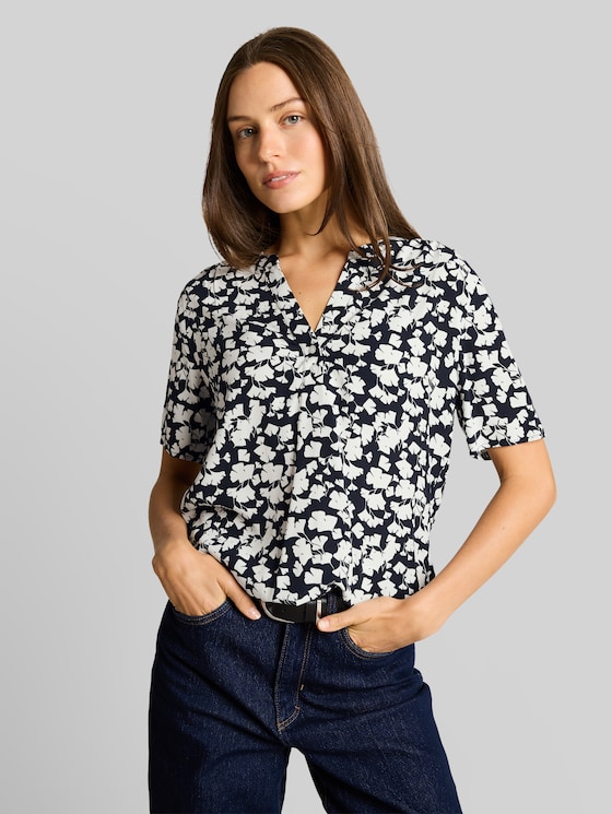 Blouse with pattern - blue ginkgo minimal