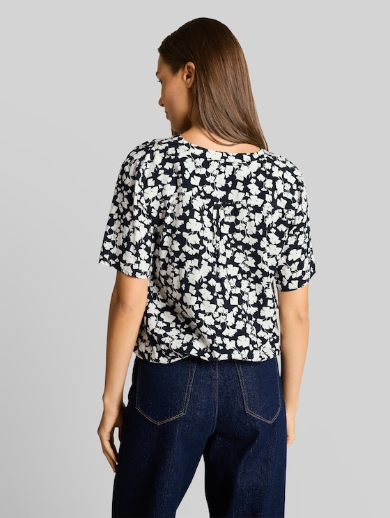 Blouse with pattern - blue ginkgo minimal