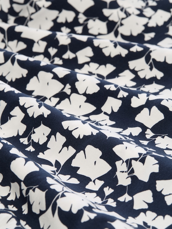 Blouse with pattern - blue ginkgo minimal