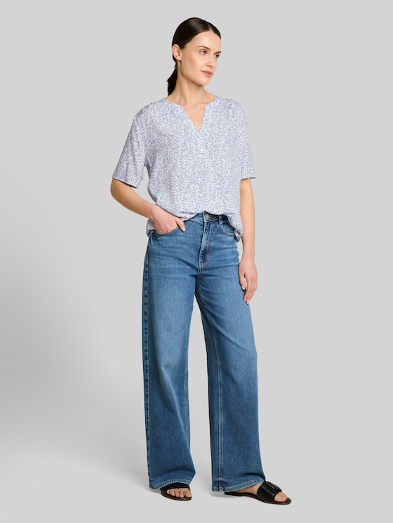 Blouse with pattern - white small leaves design