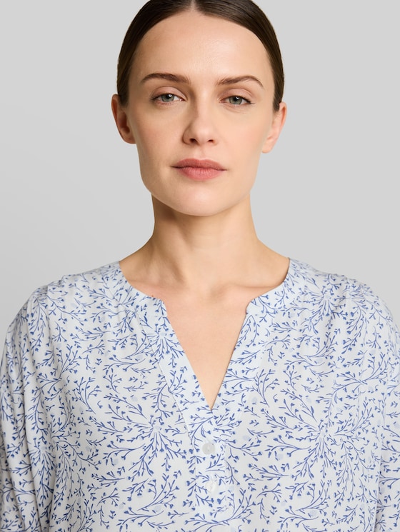Blouse with pattern - white small leaves design