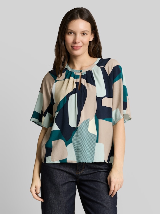 Blouse with pattern - abstract stripe print