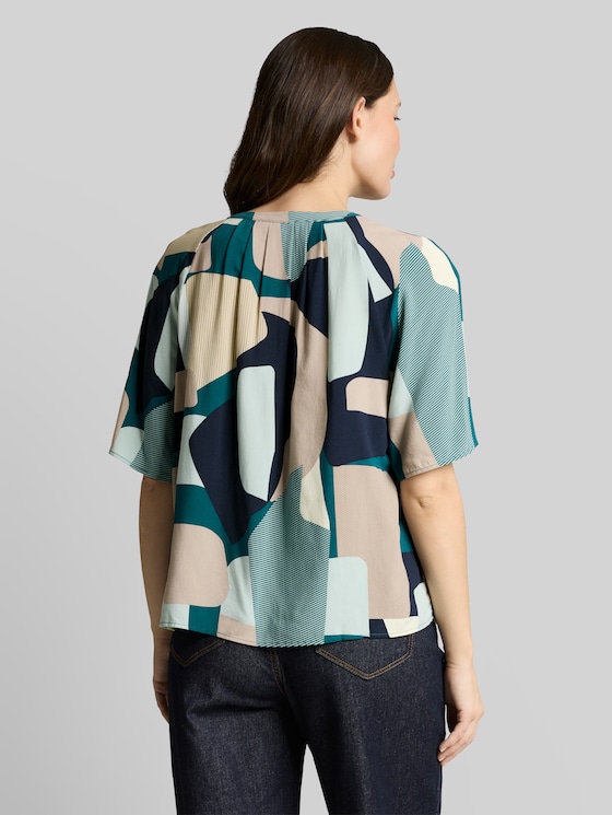 Blouse with pattern - abstract stripe print
