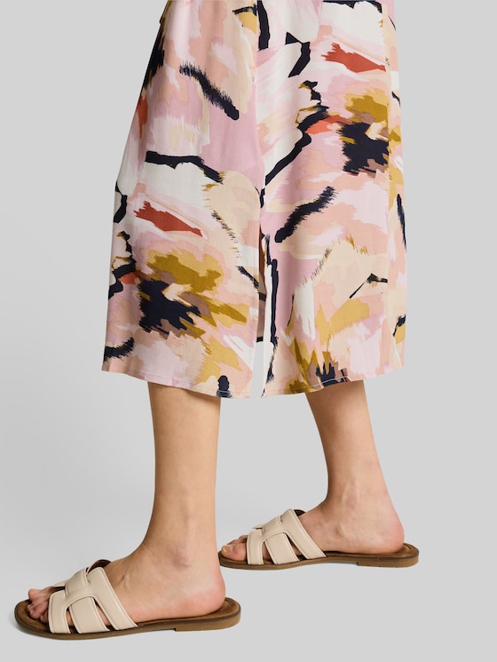 Midi dress with pattern - big abstract flower print