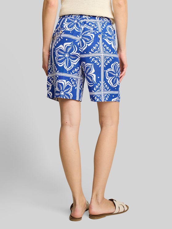 Loose-fit Bermuda shorts with linen blend - blue flower tile design