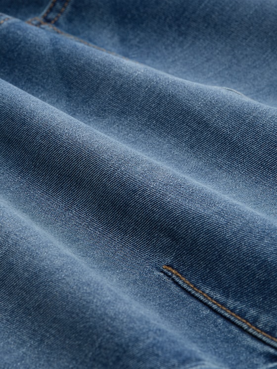 TTMORRIS RELAXED Over-the-knee denim shorts with stretch - mid stone bright blue denim