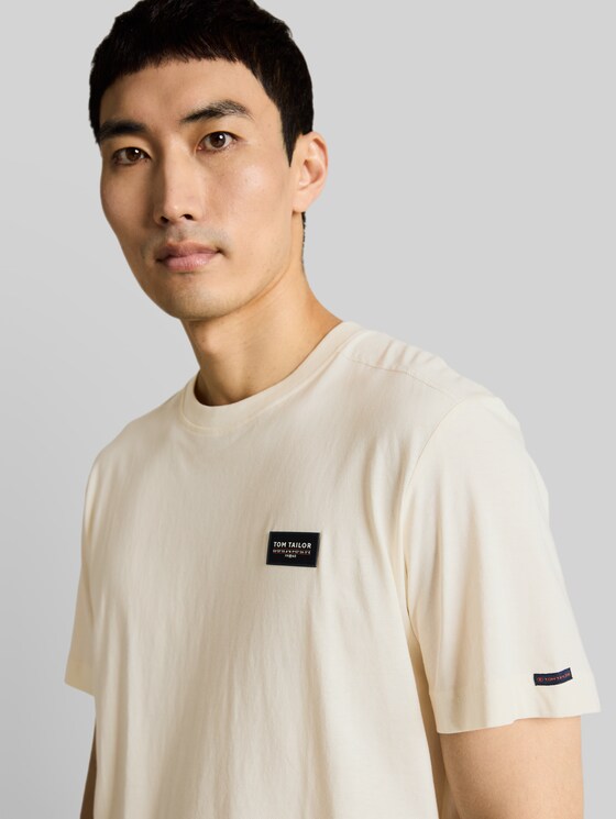 Cotton T-shirt with logo badge - Gardenia White