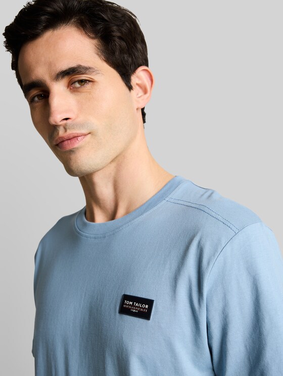 Cotton T-shirt with logo badge - mountain spring blue