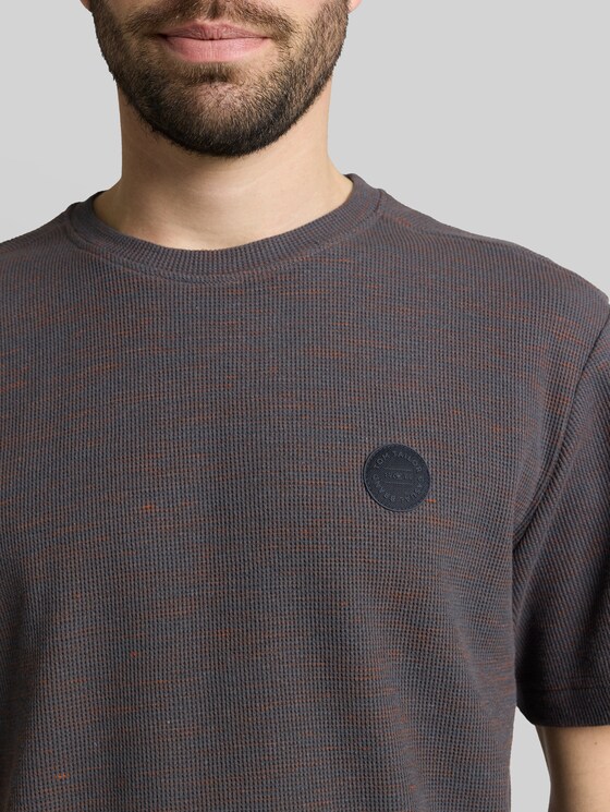 T-shirt with a waffle texture - grey orange waffle inject