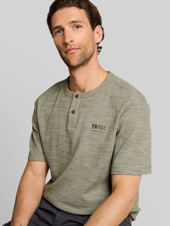Henley T-shirt in melange look - olive grey waffle inject
