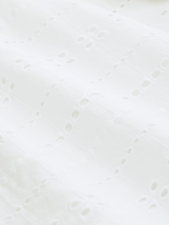 Shorts with eyelet embroidery - White