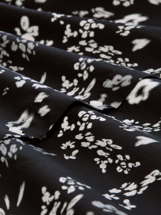 Blouse with a floral pattern - black white flower print