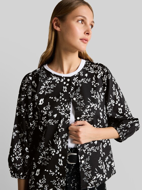 Blouse with a floral pattern - black white flower print