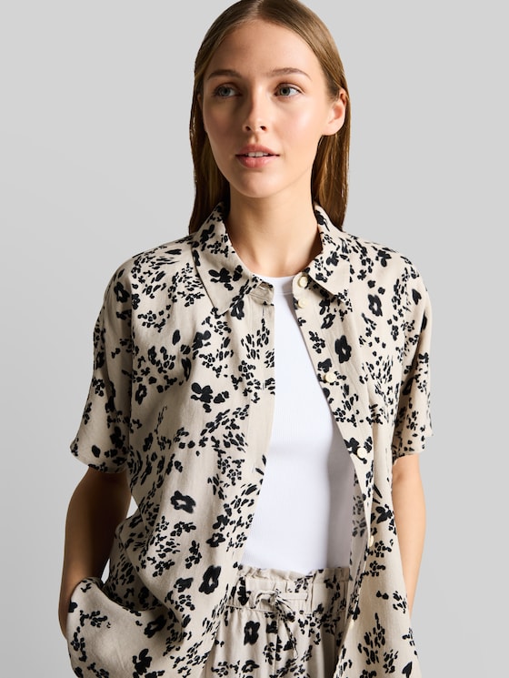 Boxy-fit blouse with linen blend - beige black flower print