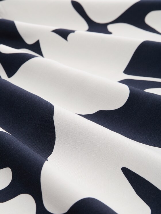 T-shirt in a mix of materials - big navy ginkgo