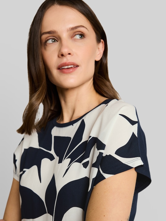 T-shirt in a mix of materials - big navy ginkgo