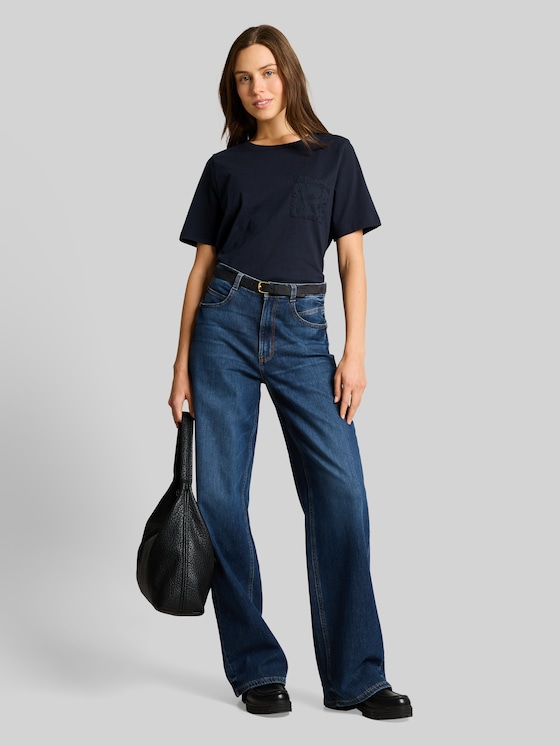 Boxy fit T-shirt with chest pocket - sky captain blue