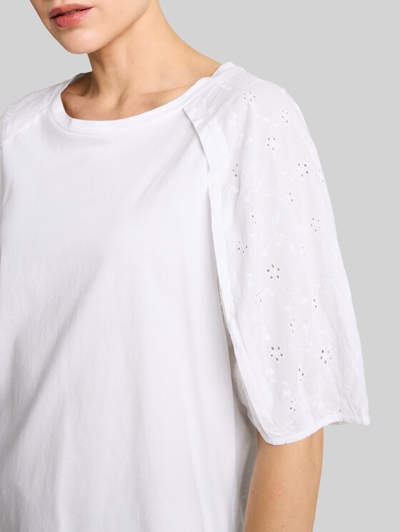 T-shirt with eyelet embroidery - White