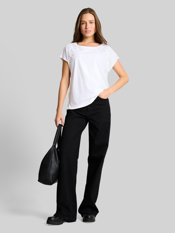 T-shirt with eyelet embroidery - White