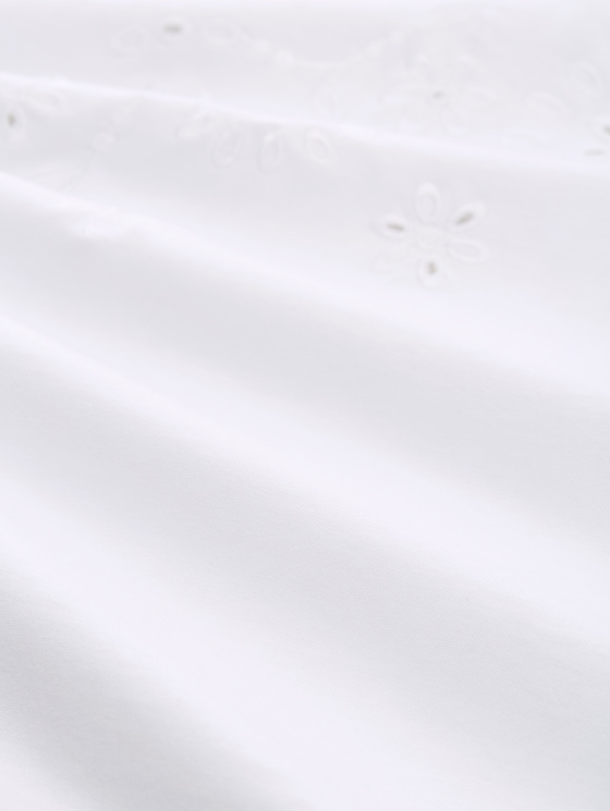 T-shirt with eyelet embroidery - White