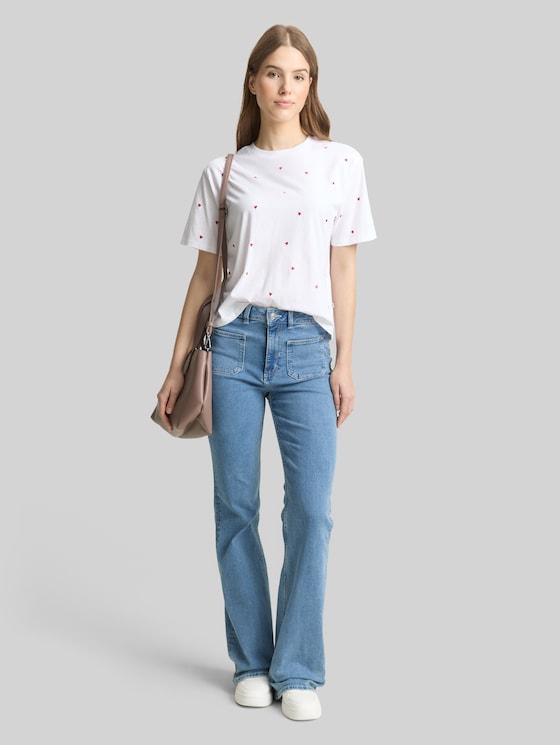 Boxy-fit T-shirt with embroidery - white red heart embroidery