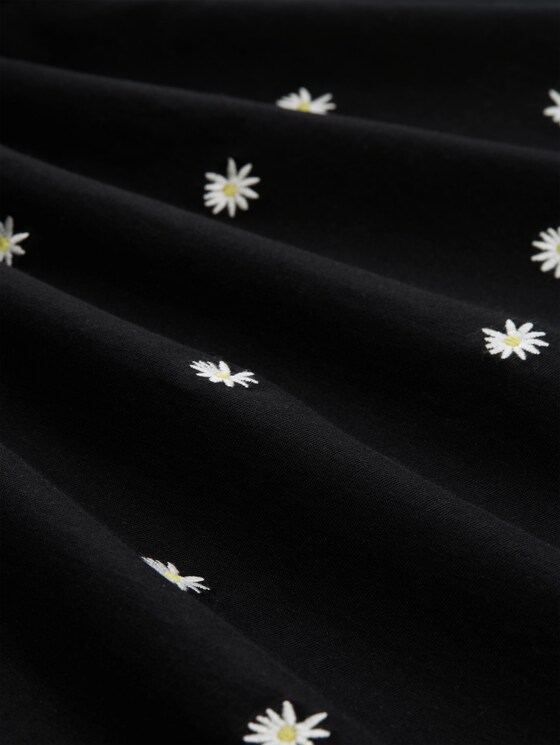 Boxy-fit T-shirt with embroidery - black daisy design