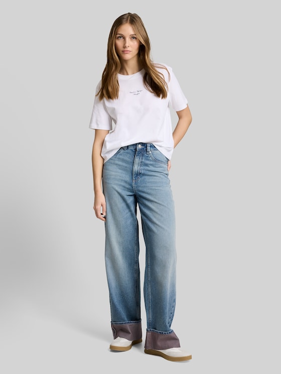 Boxy-fit T-shirt with embroidery - White