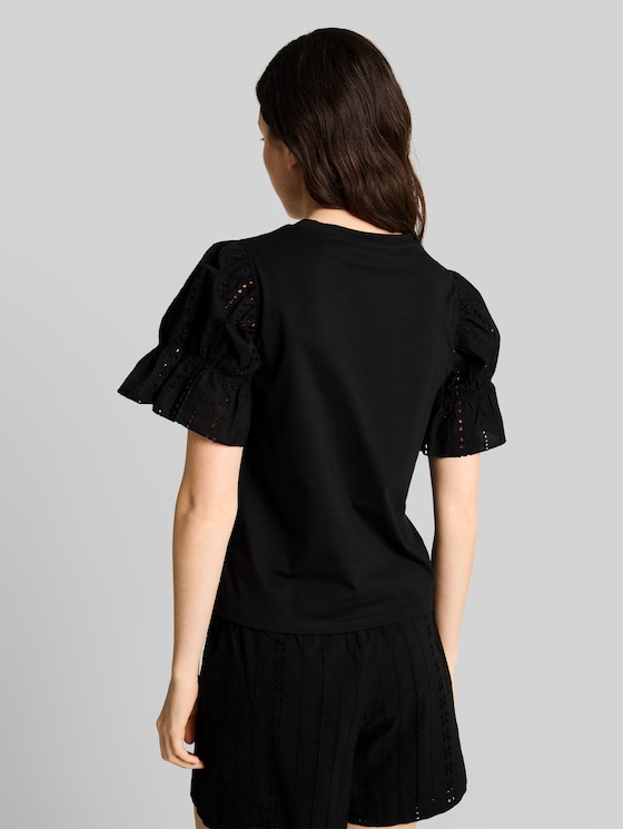 Loose fit T-shirt with eyelet embroidery - deep black